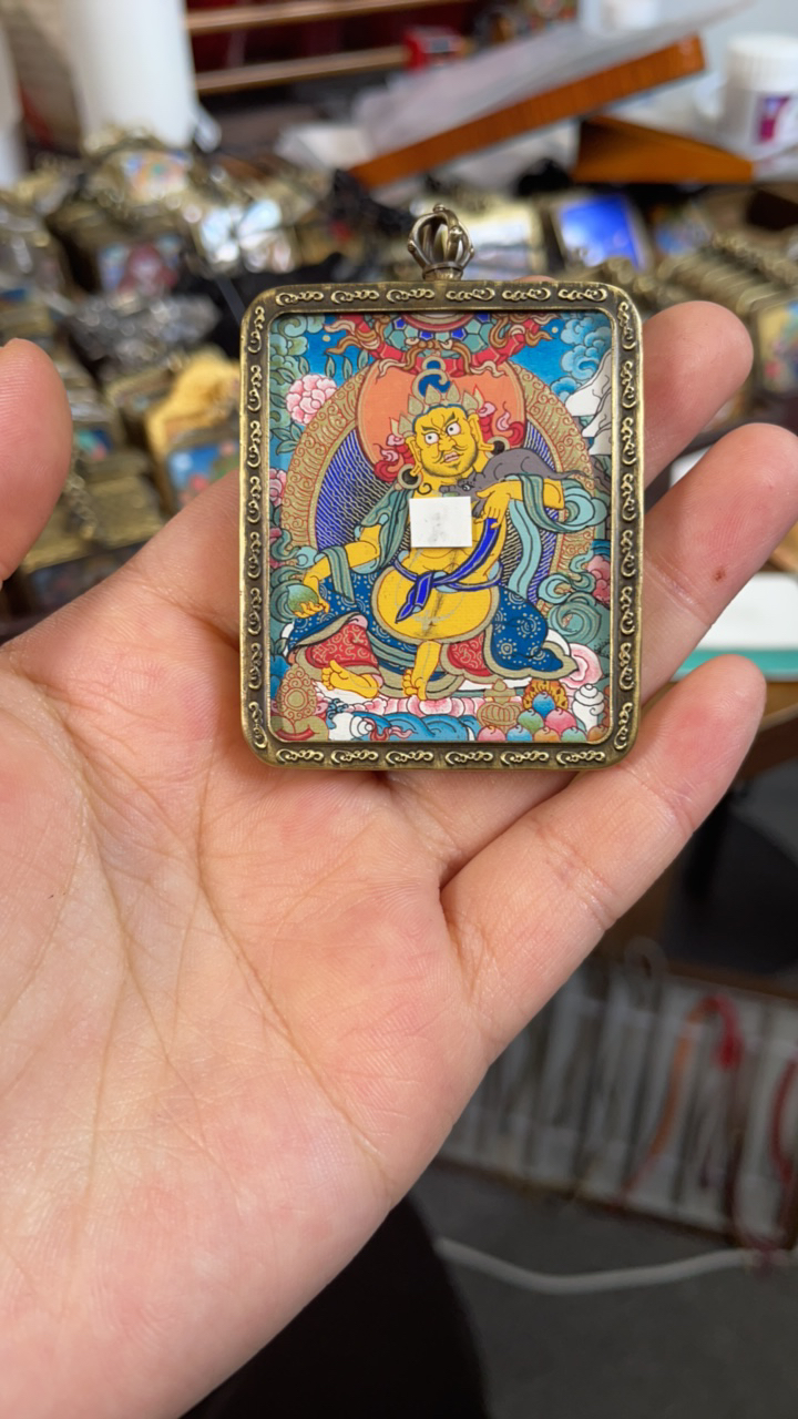 特价黄c四成五唐卡