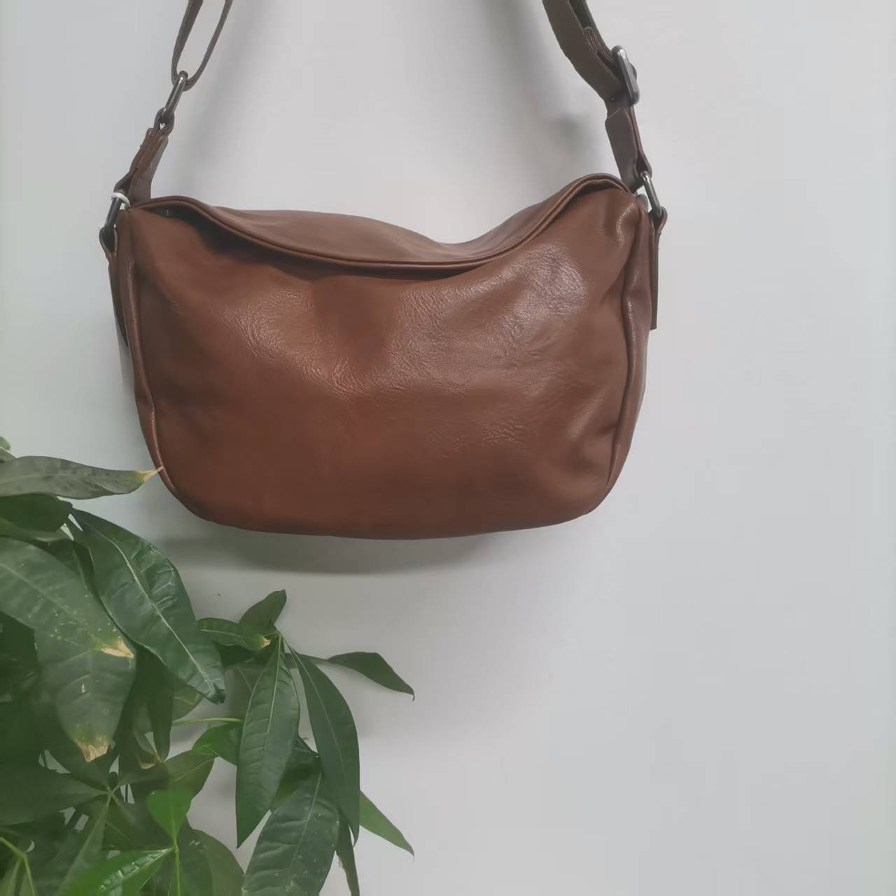 新款经典时尚单肩斜挎包416