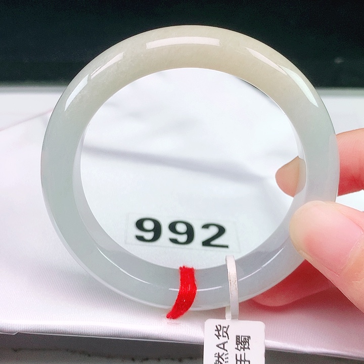 翡翠未镶嵌手镯（圆镯）翡翠手镯