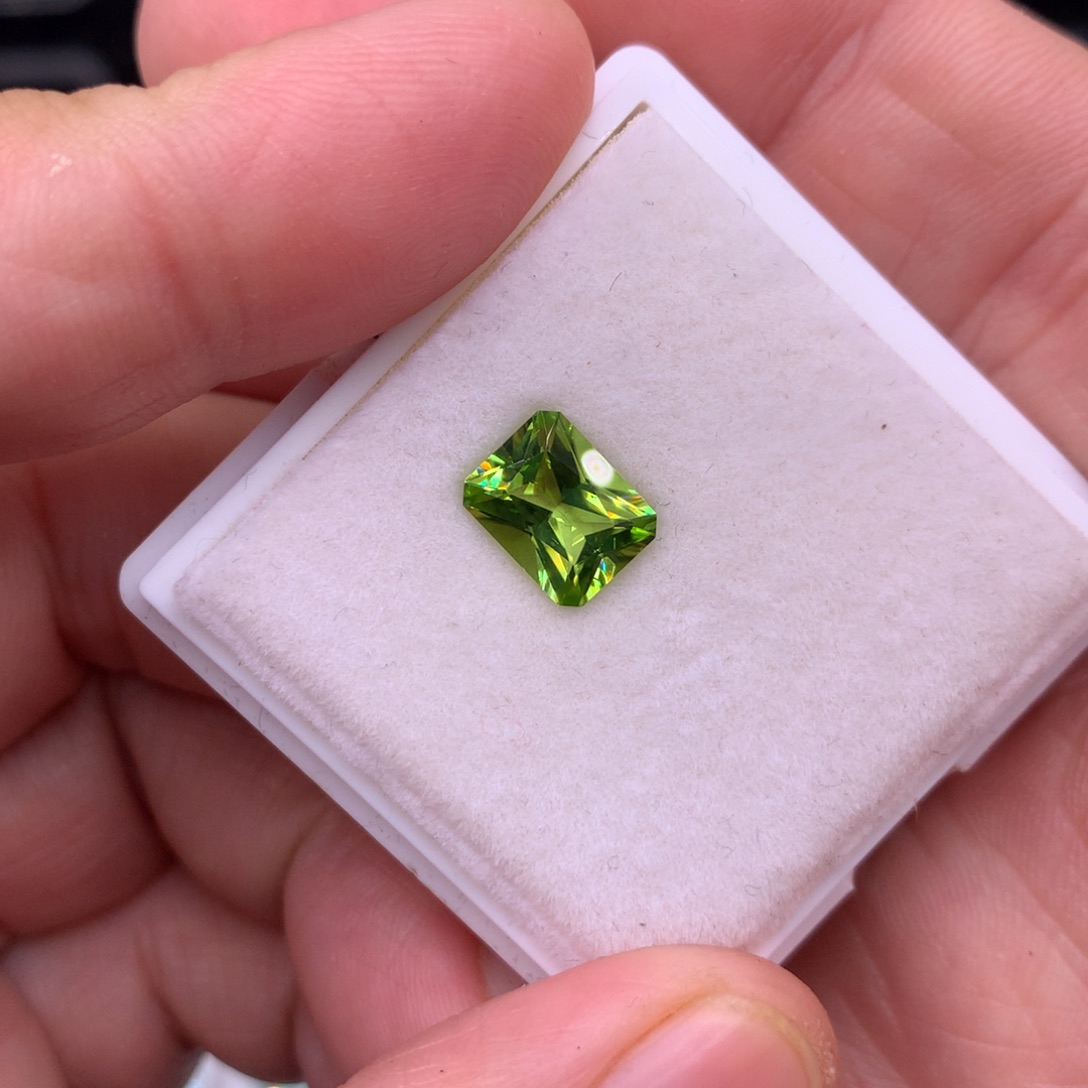 2.46克拉雷迪恩未镶嵌橄榄石