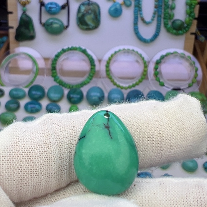 菜籽绿水滴珠吊坠15.5mm兰