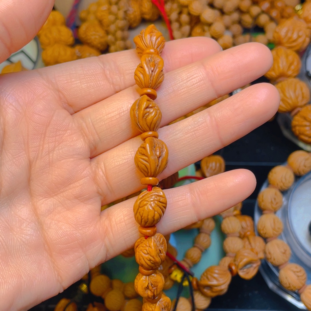 c***嬸桃木闪购1111111111