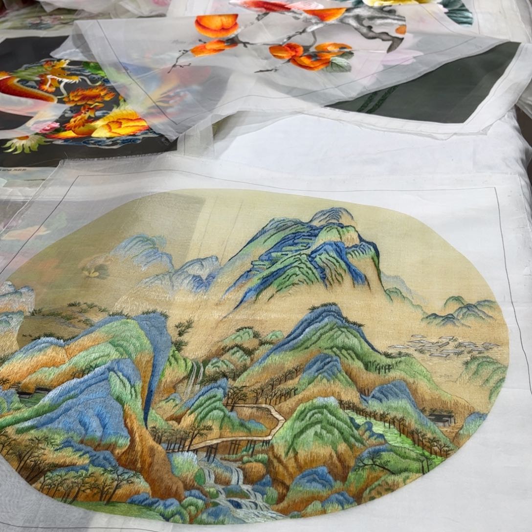 织绣雪*梅苏绣艺术类陆老师