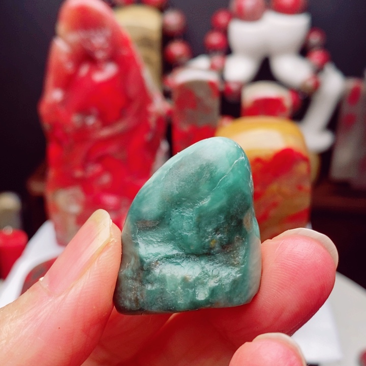 昌化鸡血石绿石头