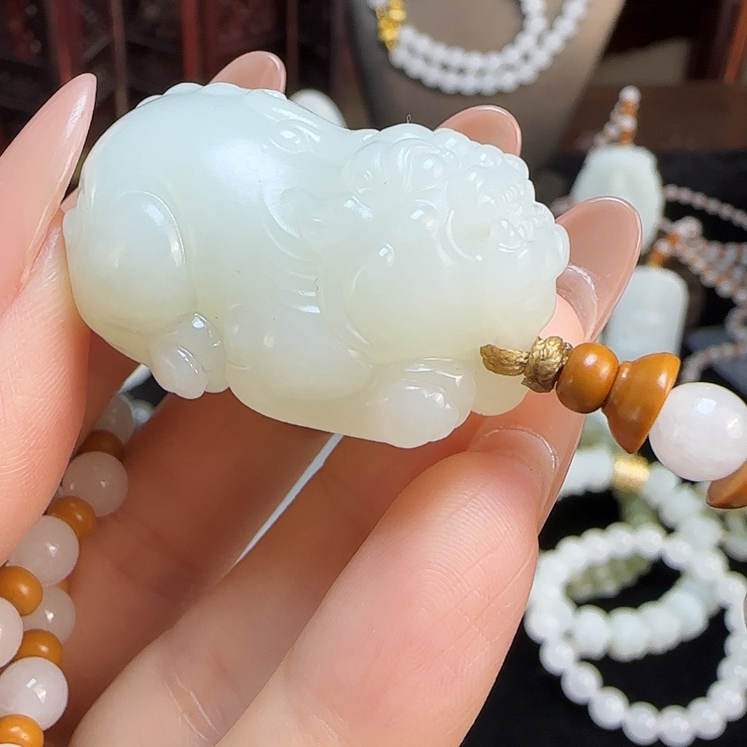 和田玉未镶嵌颈饰定制发货