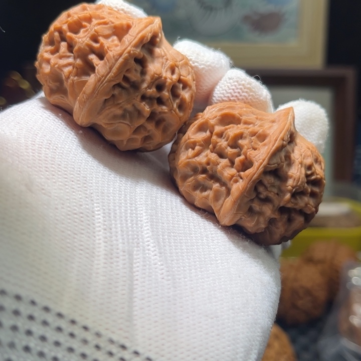 文玩核桃吊坠玉枕