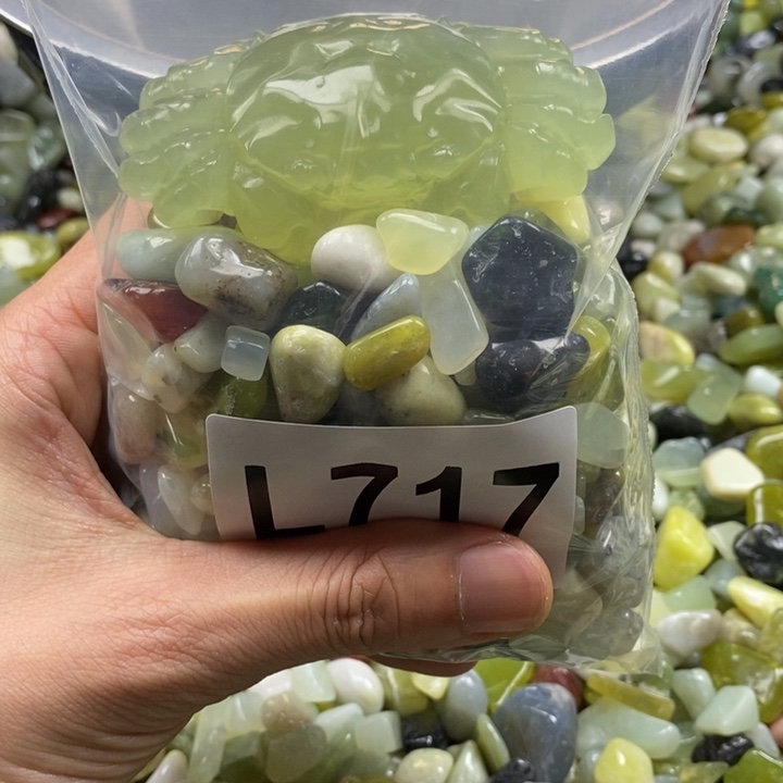 蛇纹石玉鱼缸石未镶嵌