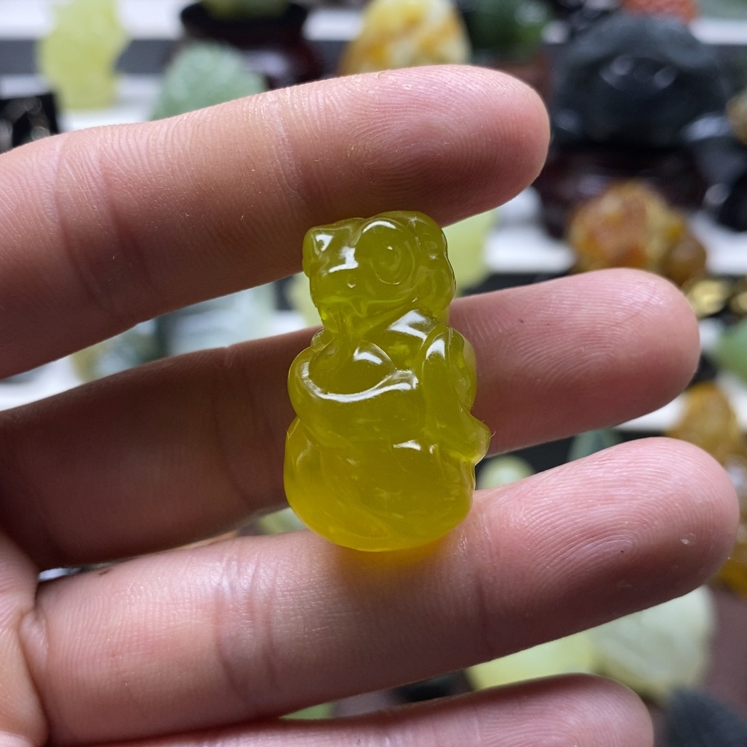 岫玉蛇吊坠未镶嵌