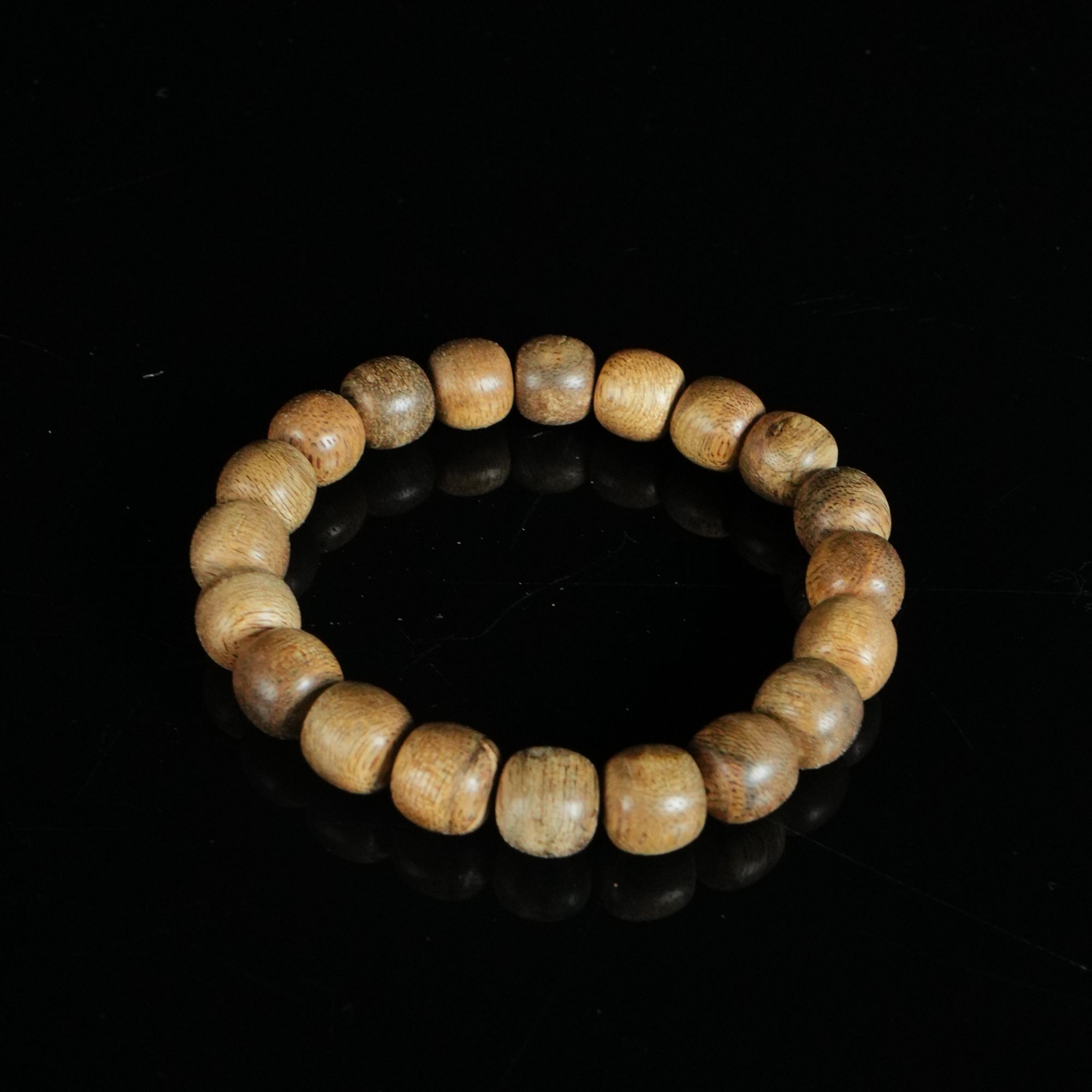 DY-B1425 印尼坤甸熟结粗纹老料沉香桶珠手串 1.0×1.1cm 8.4g