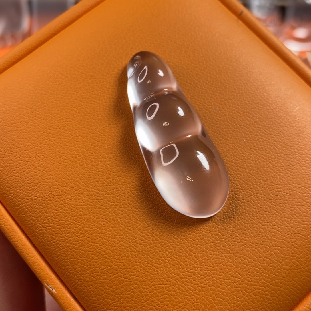 石英质玉黑钢豆未镶嵌有****姐