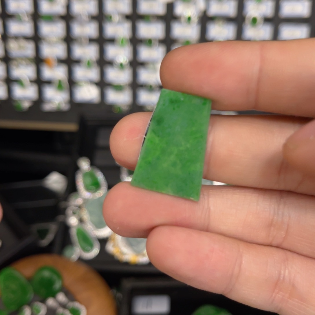 翡翠戒指银S925镶嵌翡翠无事牌