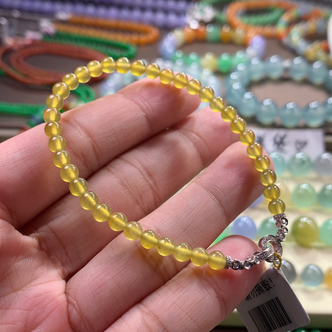 未镶嵌手链翡翠玻璃种起光秋香色单圈 卡4.1