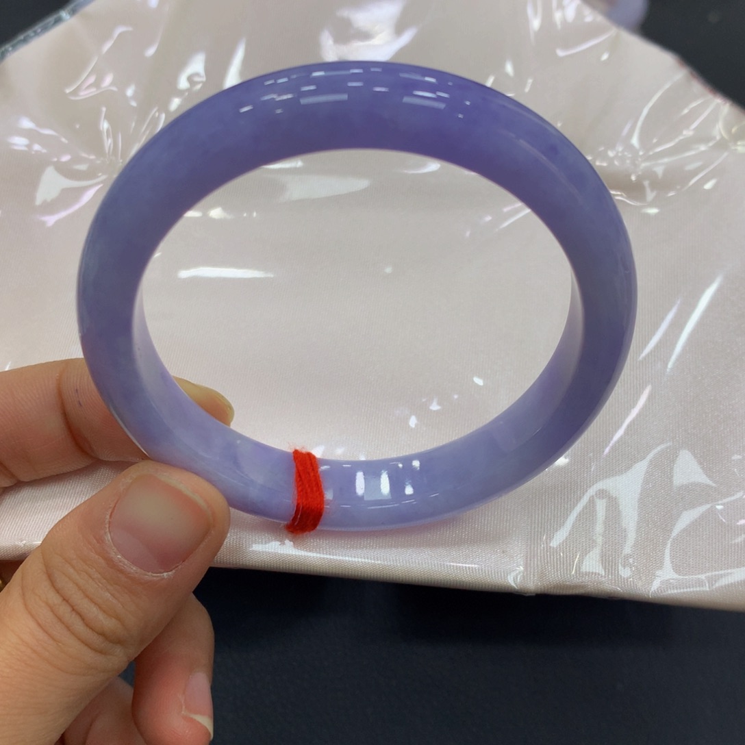 翡翠手镯未镶嵌陪**海翡翠
