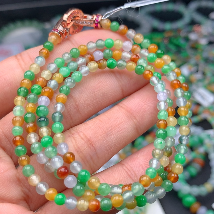 翡翠手镯未镶嵌卡