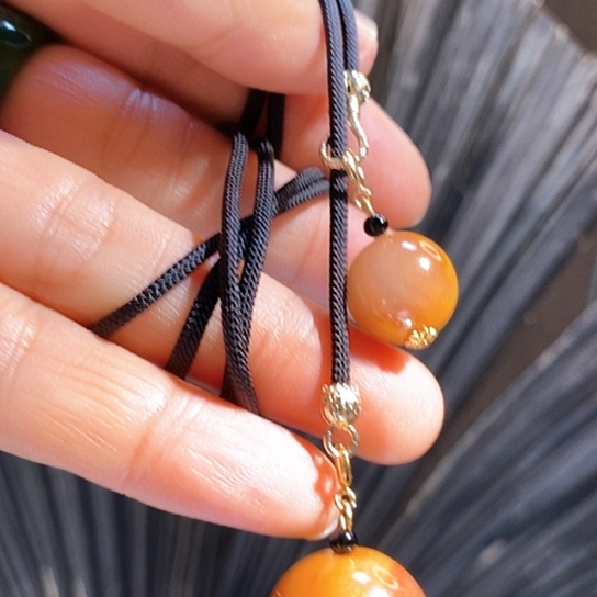 石英质玉未镶嵌颈饰