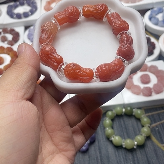 石英质玉（非洲翠）合金手串