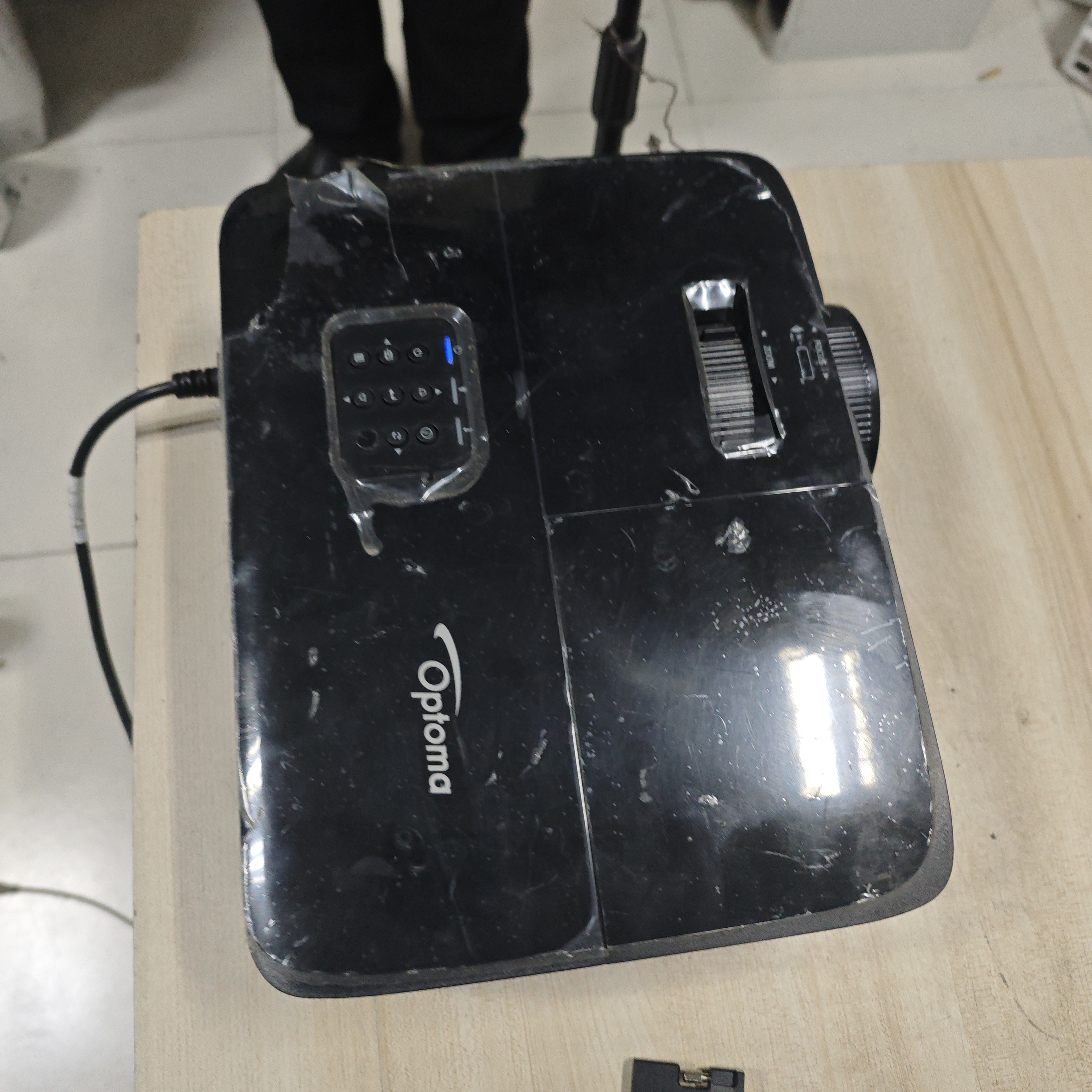 高清长焦投影仪运费到付