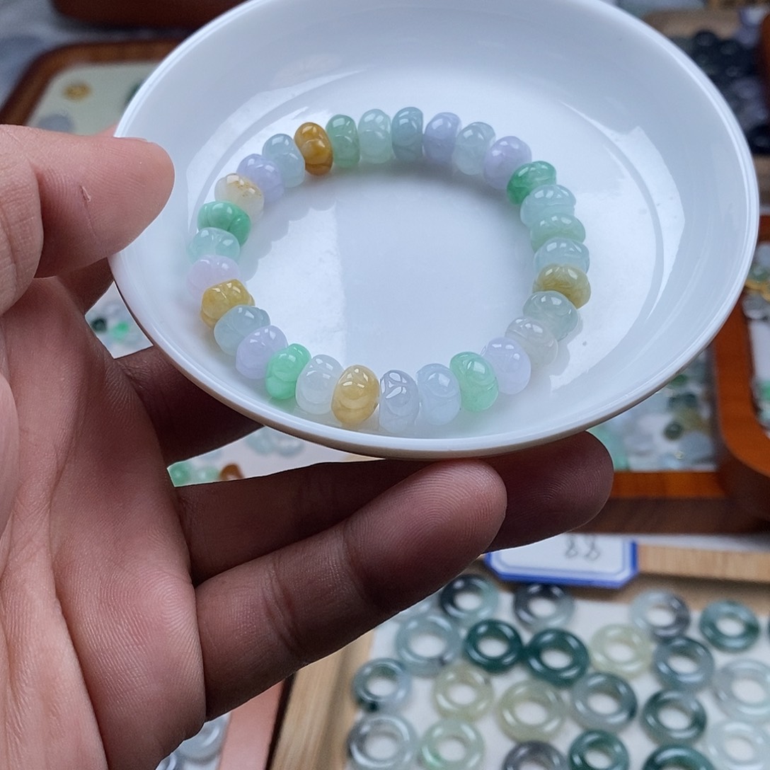 翡翠颈饰未镶嵌莲花手串