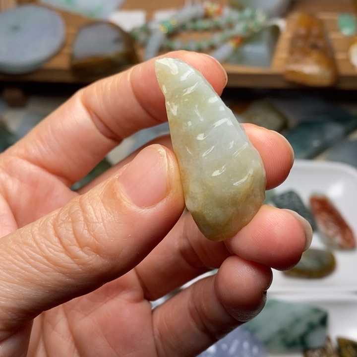 翡翠未镶嵌颈饰天然