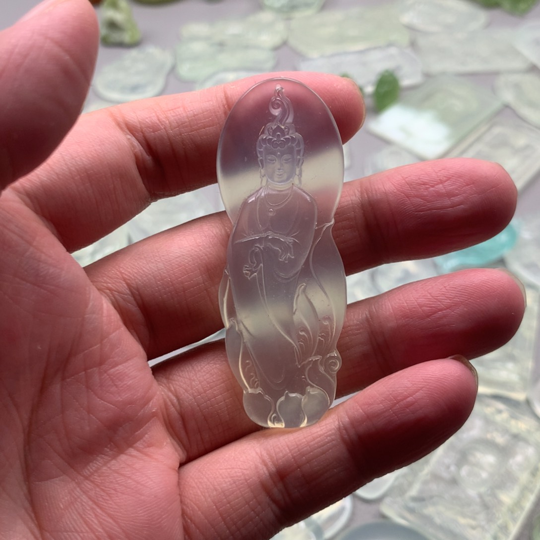 蛇纹石玉颈饰未镶嵌