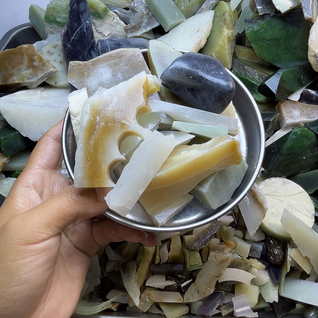 未镶嵌和田玉珠宝半成品红***行