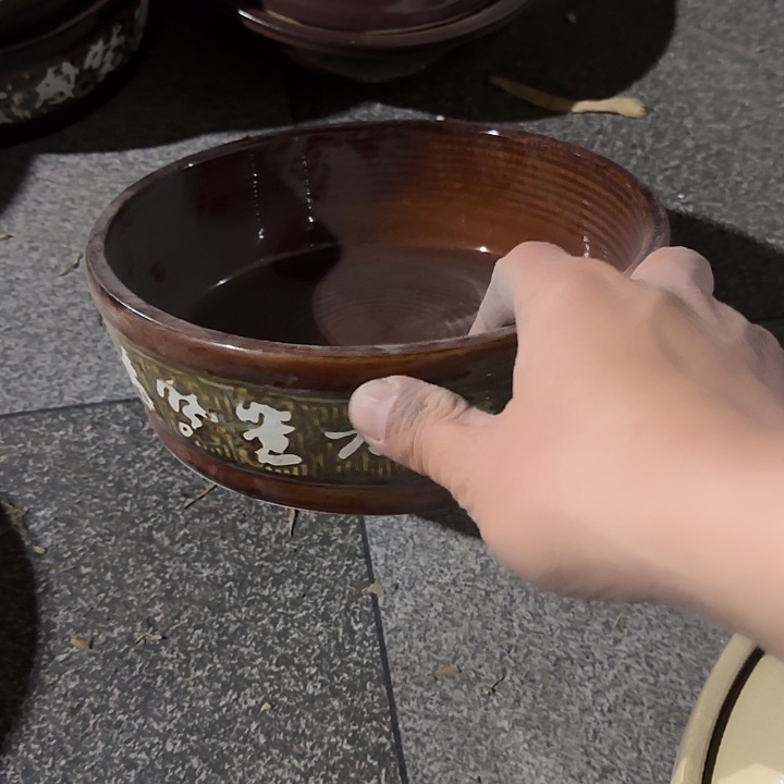 瓷片陶瓷盘子碗啥都有