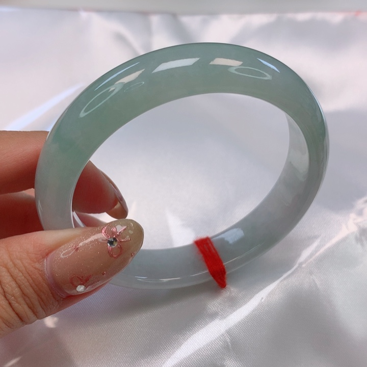 翡翠手镯未镶嵌52圈