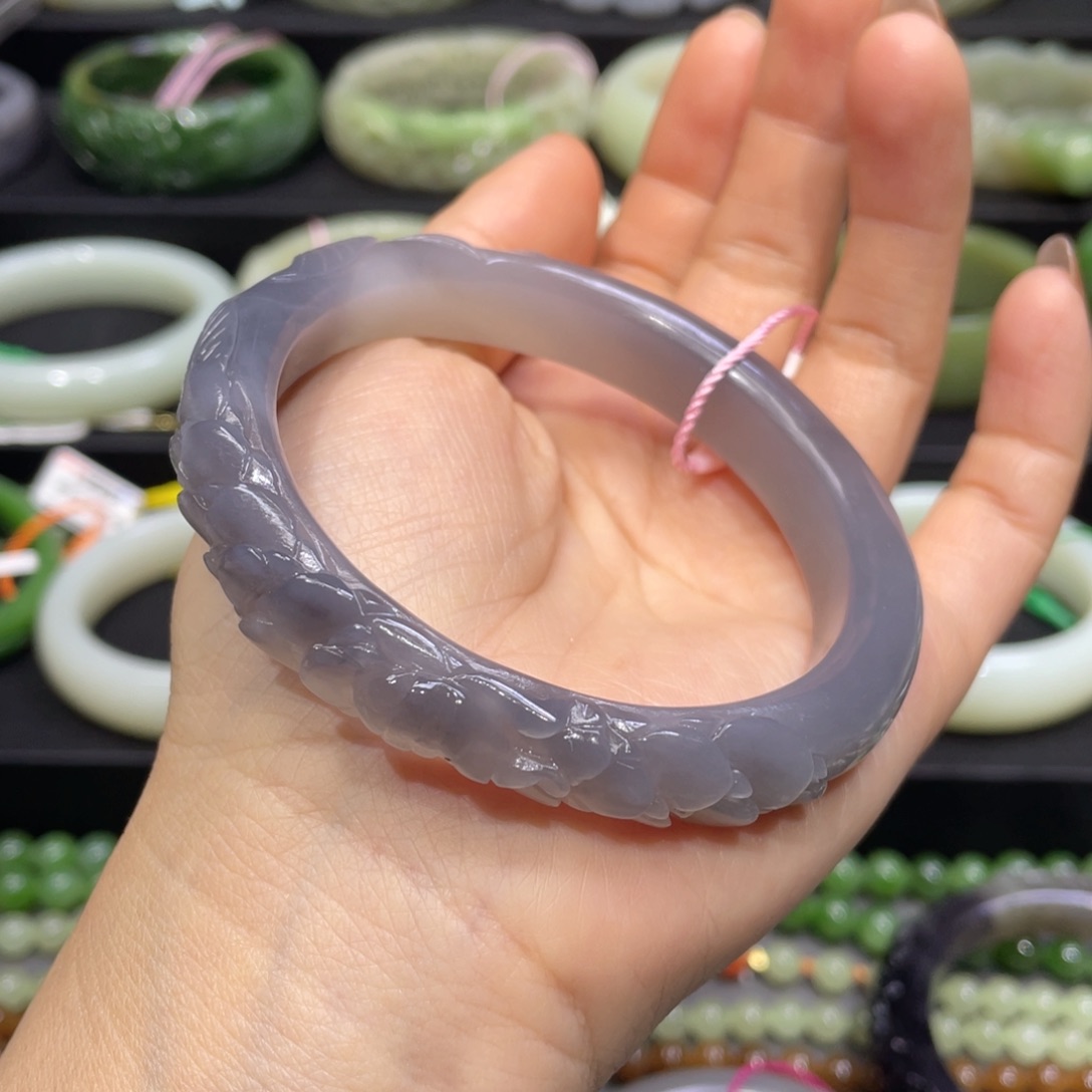 和田玉手镯61圈口 编号24未镶嵌