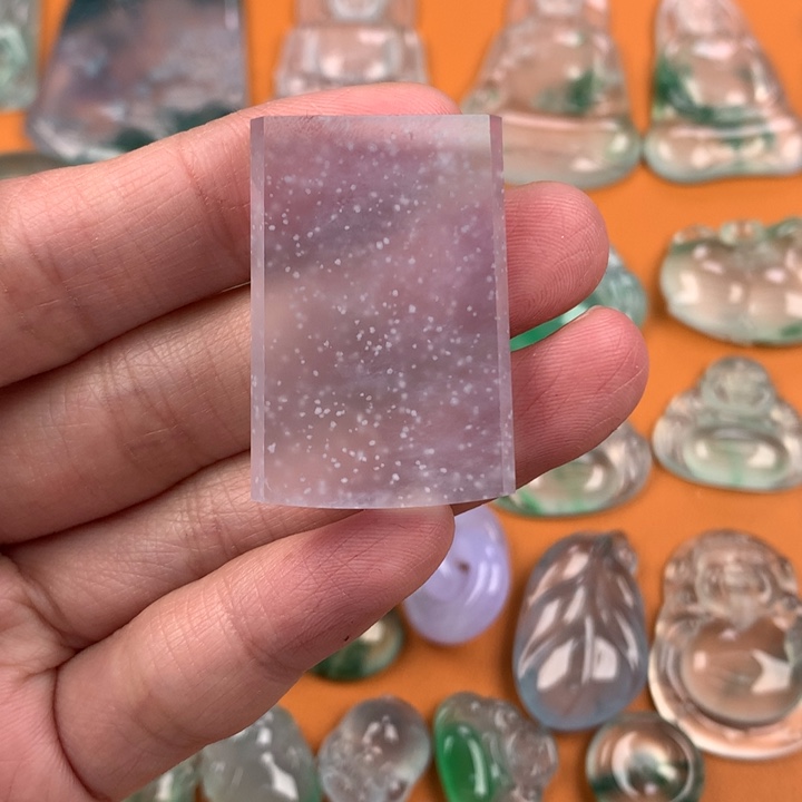 翡翠挂件未镶嵌….