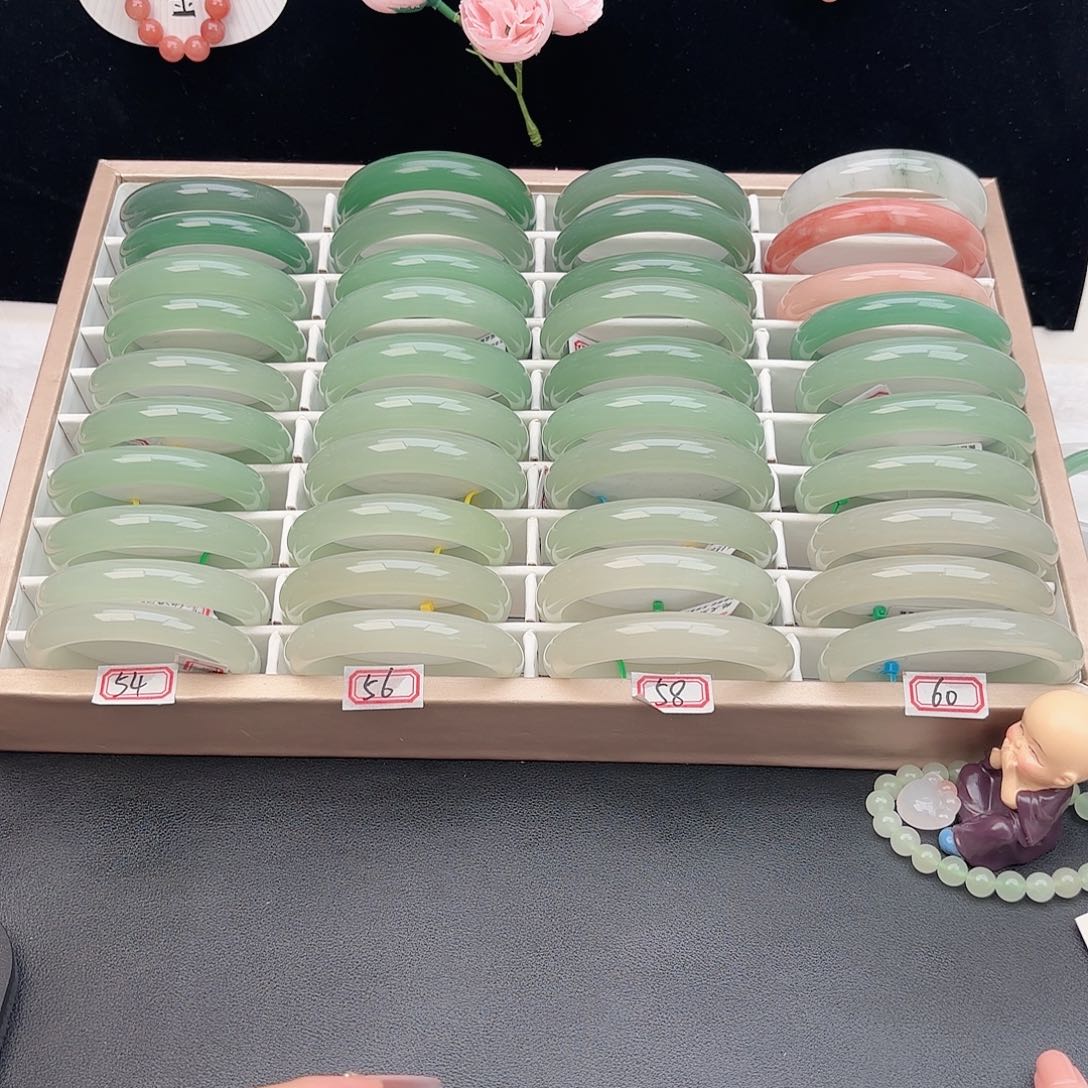 石英质玉未镶嵌手镯