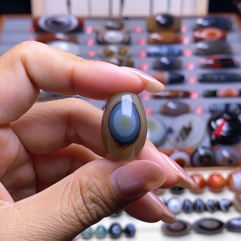 【闪购商品】玛瑙/玉髓未镶嵌珠宝半成品@****?