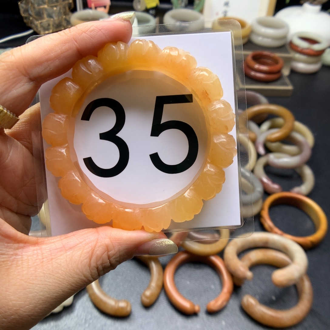 石英质玉手镯未镶嵌开*