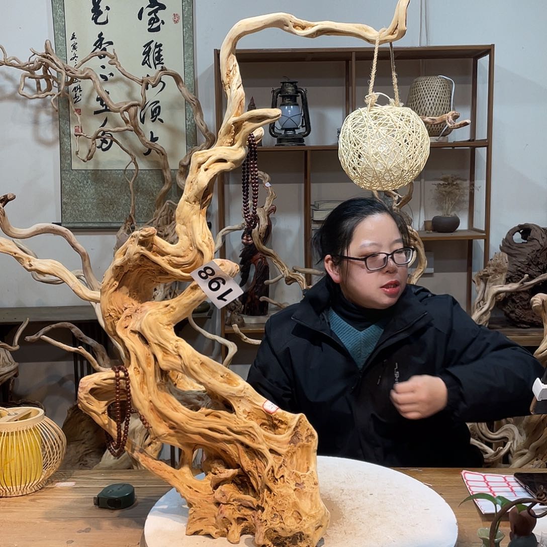 香杉木正**氓杜鹃根根艺摆件