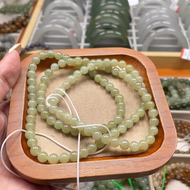 和田玉未镶嵌珠串6mm