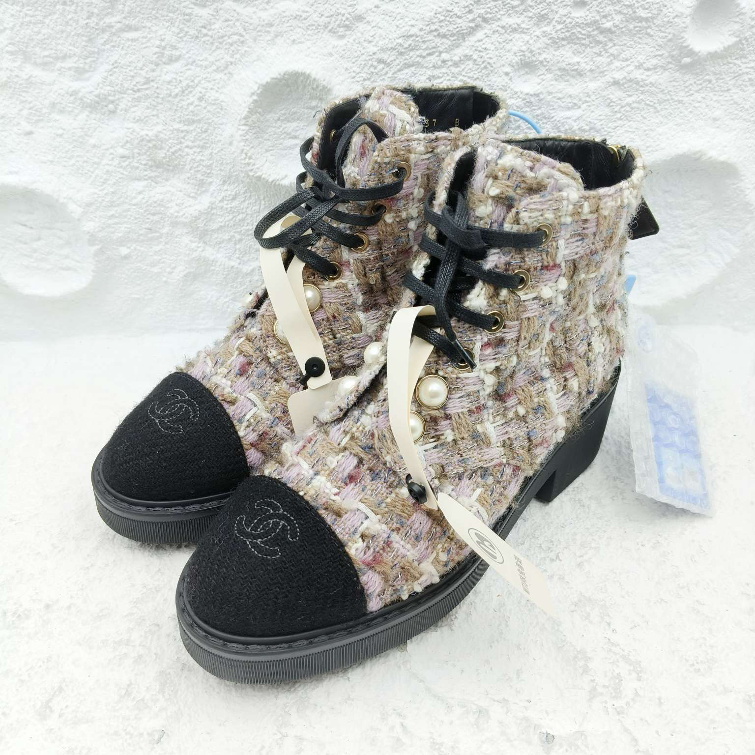 99新 Chanel/香奈儿 香奈儿/Chanel/37码/彩色编织面短靴/非全新