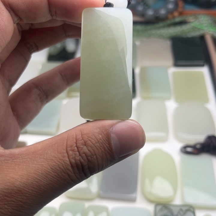 和田玉（糖玉）未镶嵌颈饰