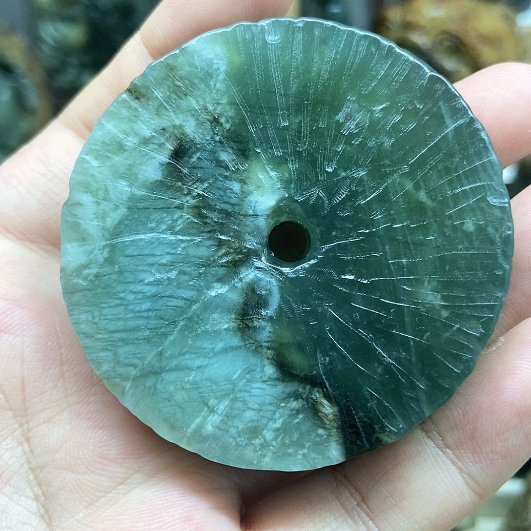 蛇纹石玉车挂未镶嵌