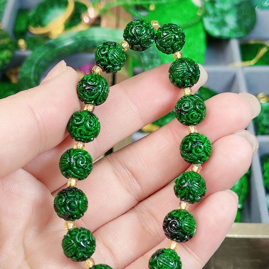 翡翠颈饰未镶嵌手链