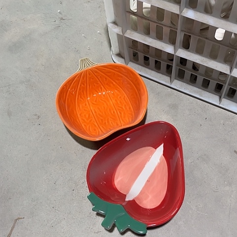 微瑕，不能明火，口径18高度6大号南瓜，草莓