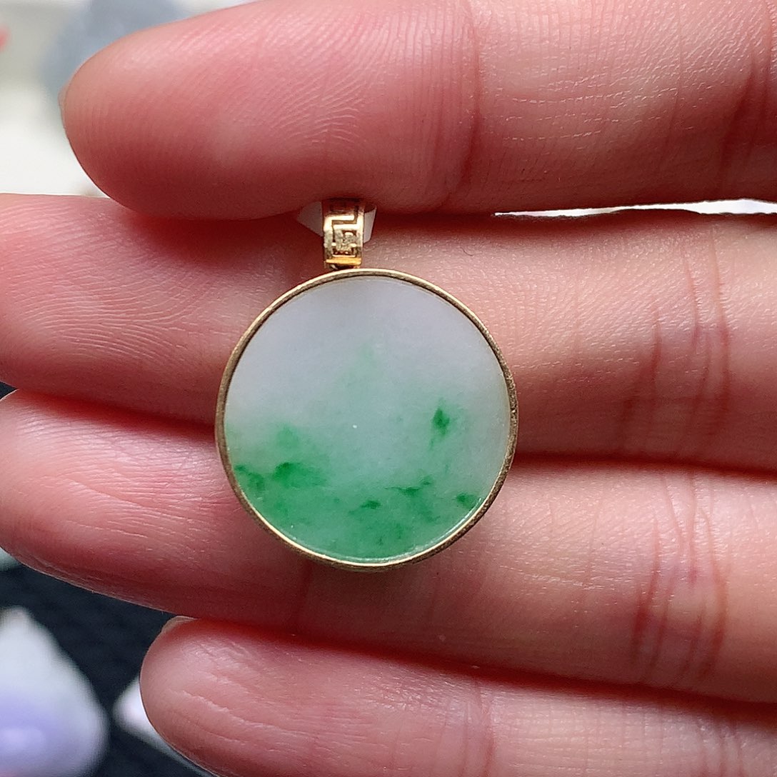 颈饰18K金镶嵌翡翠翡翠吊坠