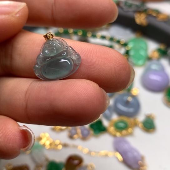 翡翠18K金镶嵌颈饰翡翠