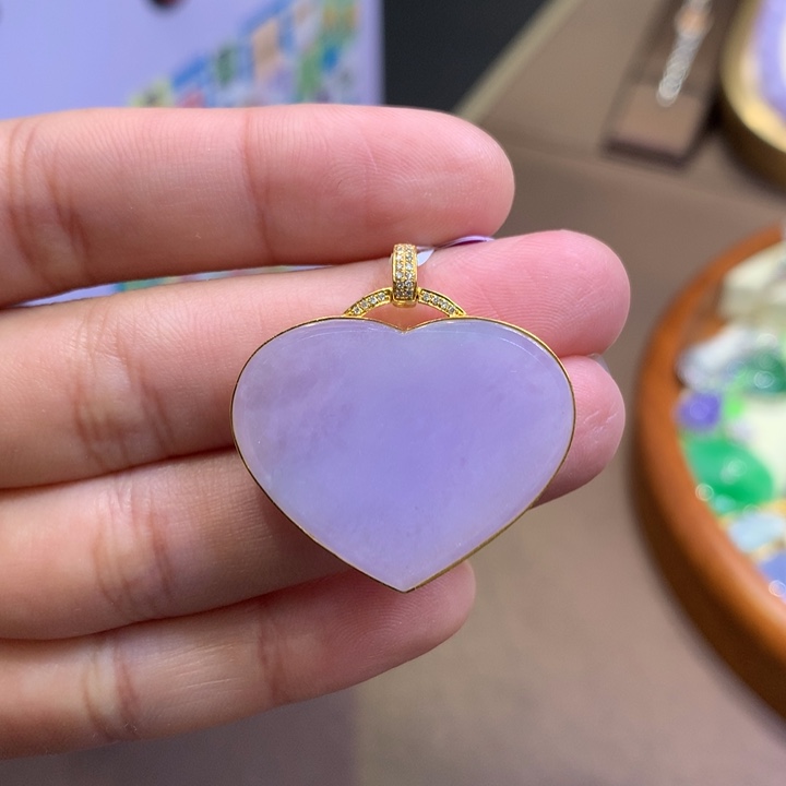 翡翠18K金镶嵌颈饰翡翠