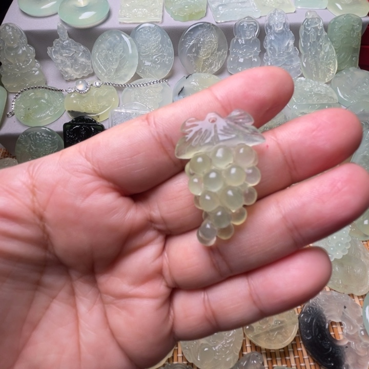 岫玉吊坠(赠链)未镶嵌