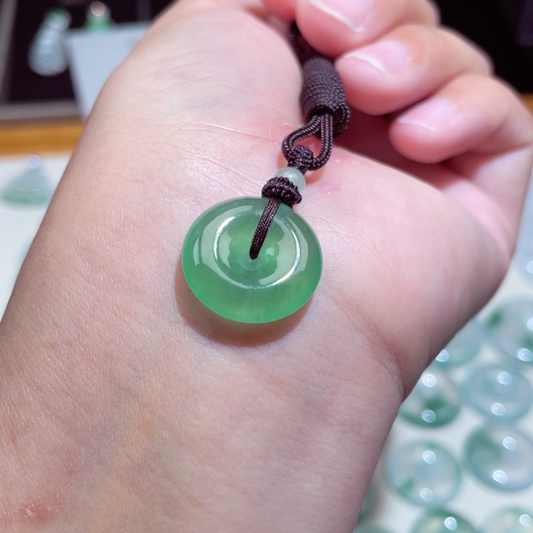 颈饰未镶嵌翡翠扣子