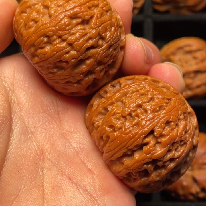 文玩核桃把件秦岭山脉核桃
