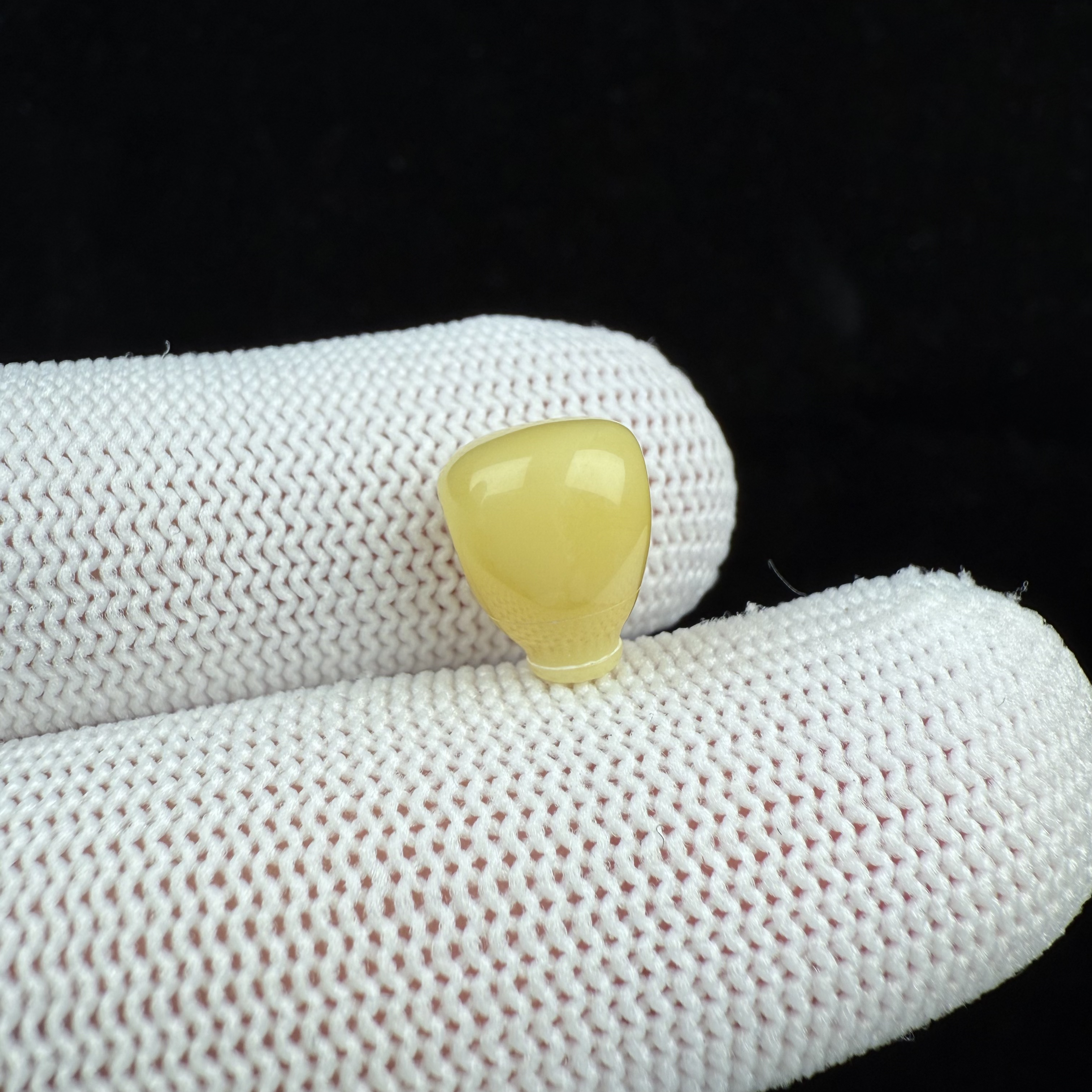 B7788天然原矿俄料蜜蜡微瑕三通8.8*11.5mm支持复检假一罚十