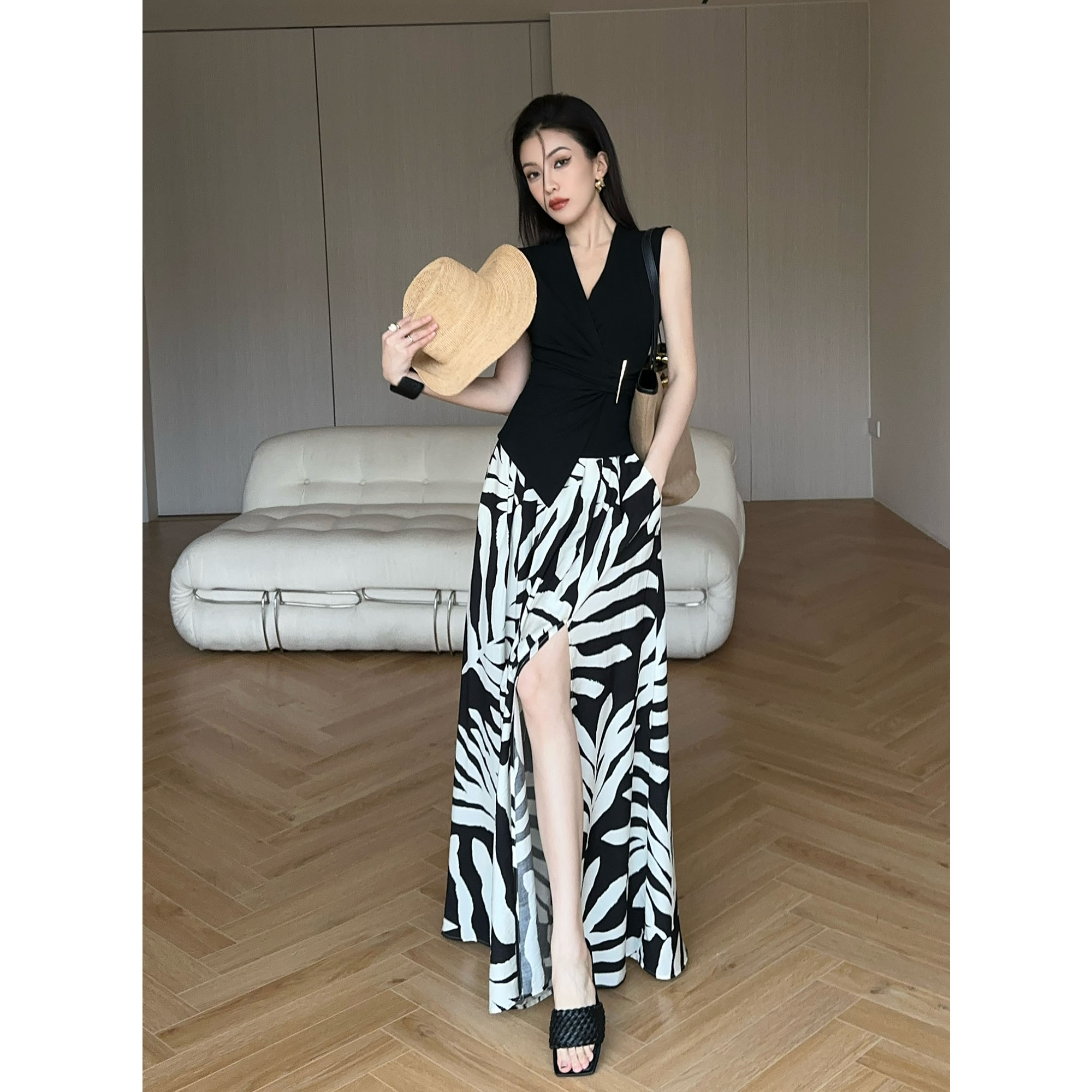 JIJINQI时尚显瘦气质设计感轻熟风不规则收腰背心上衣JD03SZXL661