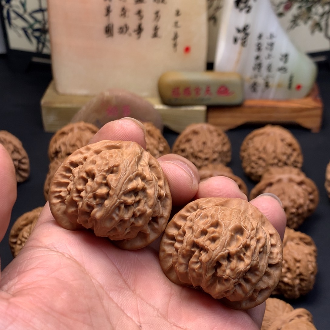 哈***哥文玩核桃把件宫灯