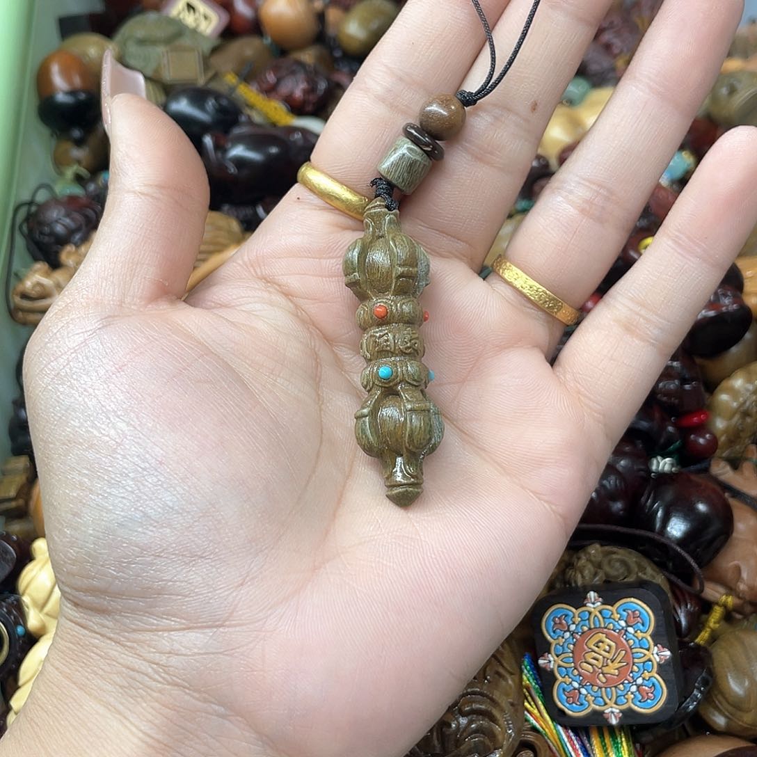 维腊木（绿檀）无事牌