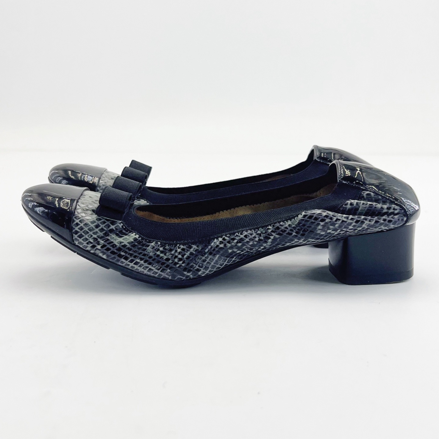 95新 FERRAGAMO/菲拉格慕 37.5码/黑色蛇皮亮面芭蕾舞鞋/18022419